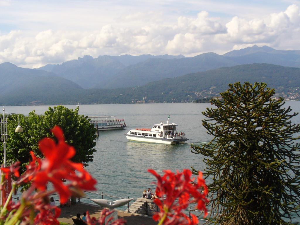 Hotel Residence La Luna Nel Porto Stresa Exterior photo